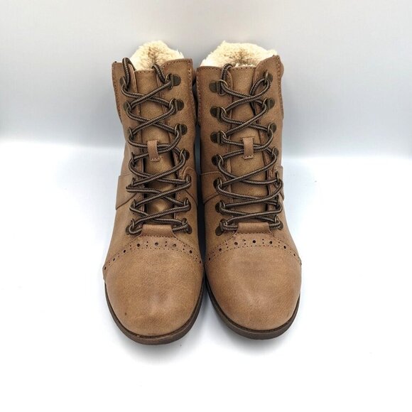 Buckle BKE Cameo Cap Toe Hiking Boots Shearling Lined Brogue Women's 9 (39) - Picture 3 of 9